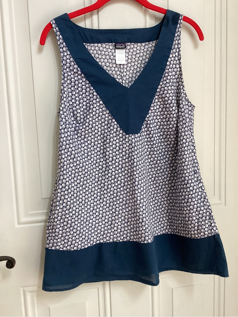 Patagonia Navy and White Patterned V-Neck Tank Top